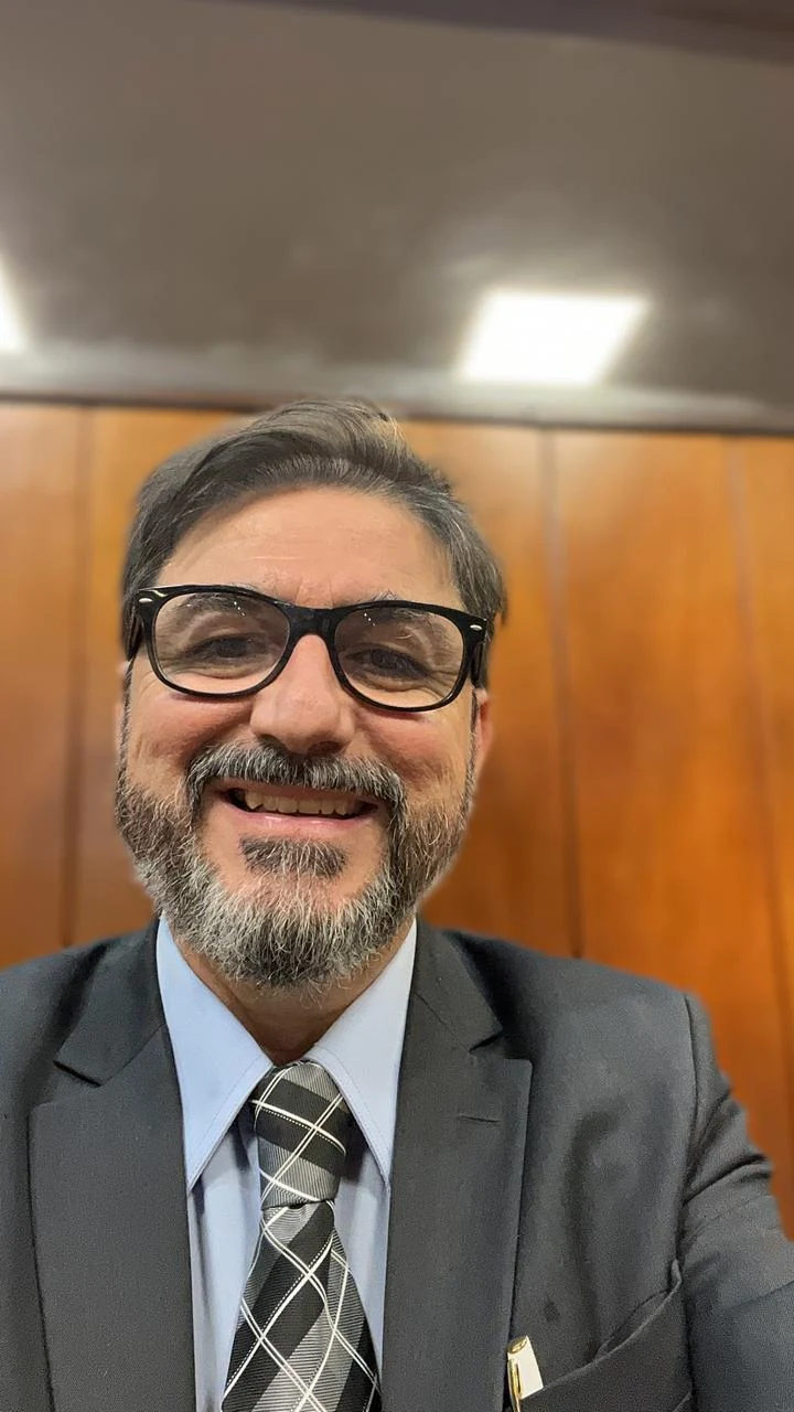 Dr. Leonardo Cerqueira Guimarães